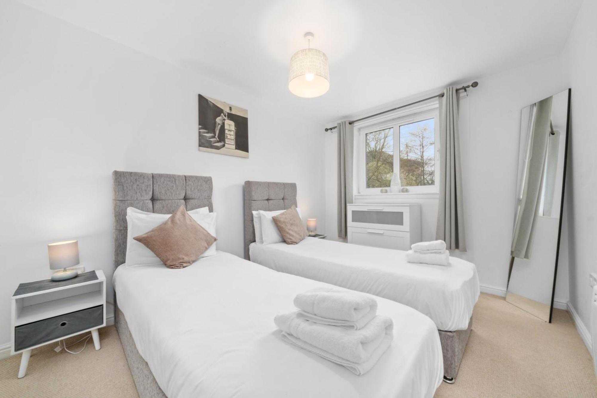 Saughton Suite With Views Of Water Of Leith Edinburg Exteriör bild