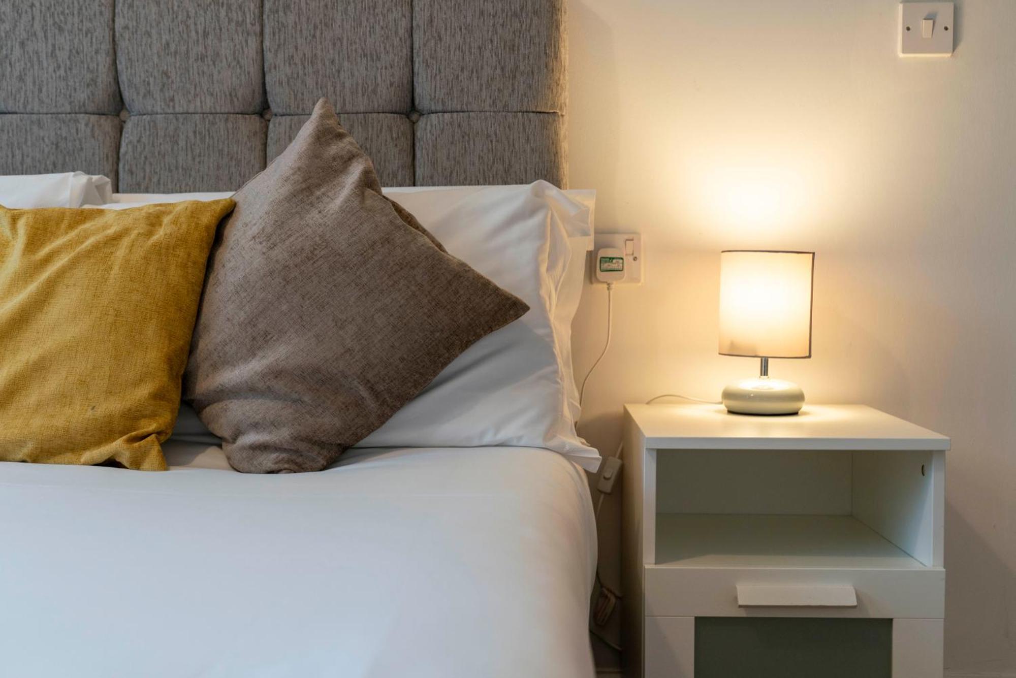 Saughton Suite With Views Of Water Of Leith Edinburg Exteriör bild